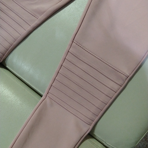 Size X's pink Revamped skinny dress leggings NWT - Picture 4 of 16